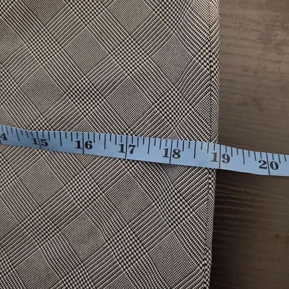 Italian-Made Glen Plaid Skirt – Size 28 Waist - Picture 4 of 7